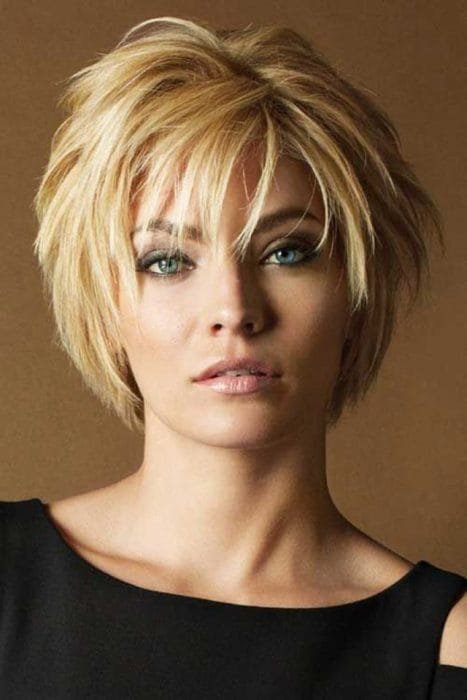 large Hairstyles for Oval Face Short Length Layered