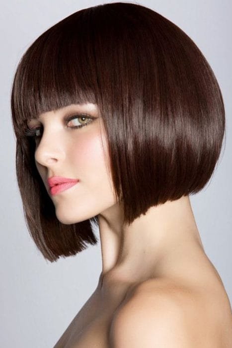 large Hairstyles for Oval Face Short Length Sharp Bob